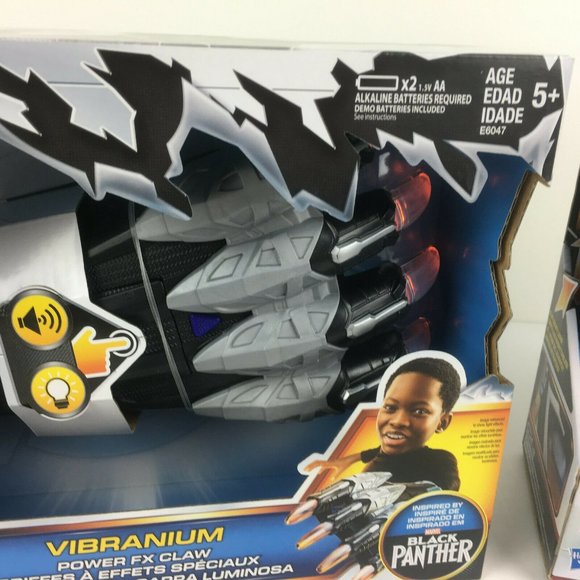 COPY - NEW Marvel Avengers Black Panther Vibranium Power FX Claw Toy Sounds Lig… - Picture 2 of 3